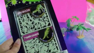 Dinosaur toys GLOW IN THE DARK! Halloween toy opening videos for children-Fxs5N