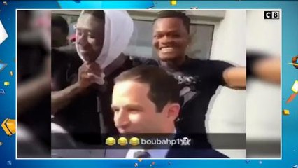 Benoit Hamon acclamé par des jeunes