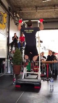 Ce pompier Français bat le record du monde de tractions