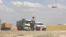 Mardin Kaza Yapan Un Yüklü Kamyon Karayolunu Beyaza Bürüdü