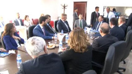 Hız Trenine Binen Melih Gökçek Havada Mahsur Kaldı