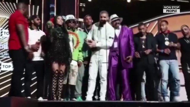 Céline Dion : Lea Michele fond en larmes en rencontrant son idole (photos)