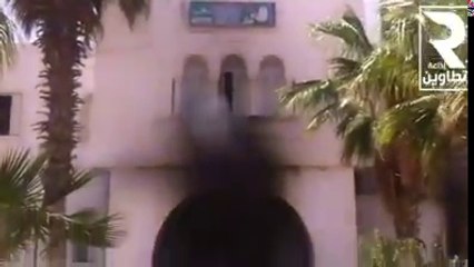 تطاوين حرق مقري اقليم الحرس الوطني والمنطقة الجهوية للأمن العمومي من قبل محتجين