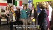 Ein Selfie mit der Kanzlerin: Merkel besucht Berliner Schule