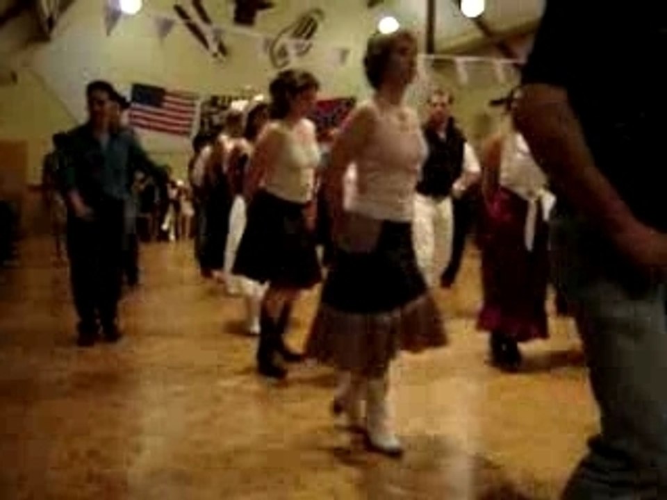Celtic connection Country bal Donnemain mai 2007 MOV02288