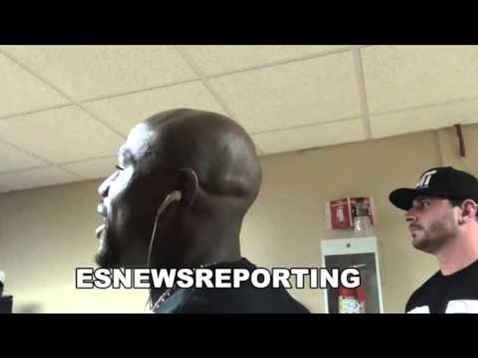 floyd mayweather visits gervonta tank davis before his fight - EsNews Boxing
