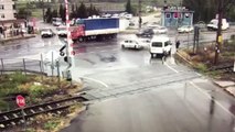 Trafik Kazası Güvenlik Kamerasına Yansıdı