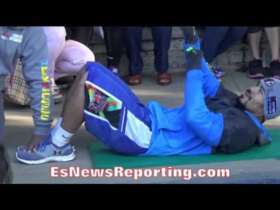 MANNY PACQUIAO CRUNCHES/SIT UPS DRILL - EsNews Boxing