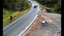 Truck Crash Extreme - Epic E Truck Crashes - Crashes of Truck Too Wild
