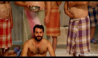 Hamamda bikinili kadın