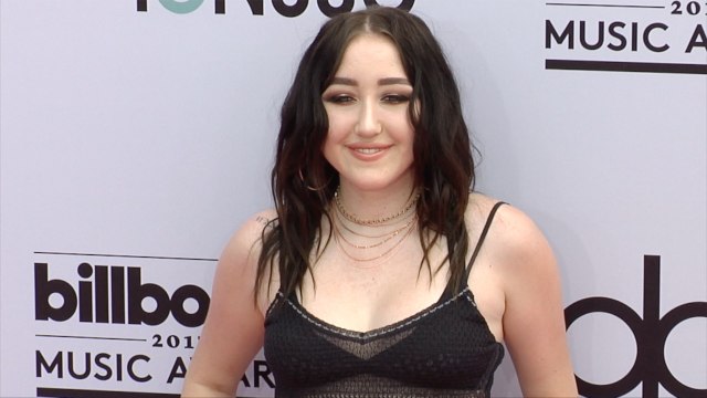 Noah Cyrus 2017 Billboard Music Awards Magenta Carpet