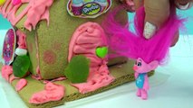 DIY Poppy   Branch Trolls Rainbow Candy Christmas Gingerbread House  Kit - Cookieswirlc Video-DieGQop