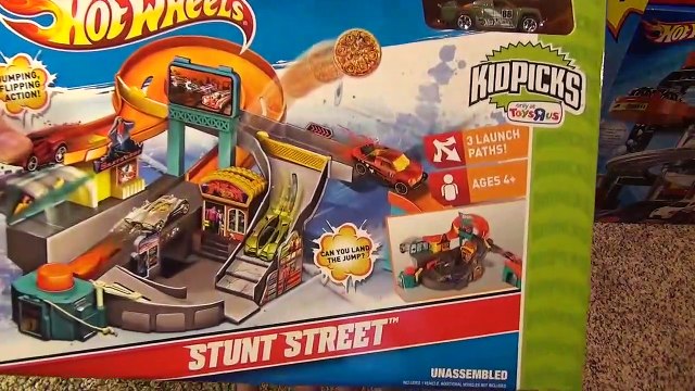 Hot Wheels Stunt Street City Playset with Launching Pizza Toy Review-sfUU