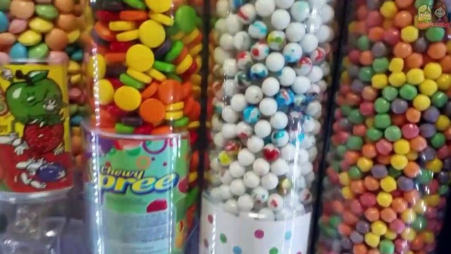 GIANT CANDY MACHINE! Wonka Candy Prizes Photo Booth! Jillian & Addie Vlog-jJ7-7E