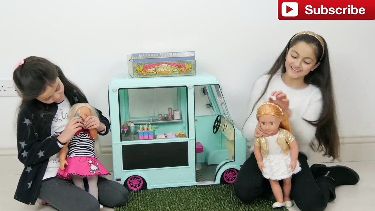 SCARY KILLER CLOWN Attacks Bad Kids Driving Parents! Car Scary & Funny Family SKIT Video-DFBiAj