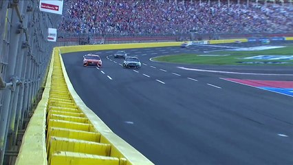 Jones attempts 'pass in the grass' in The Open