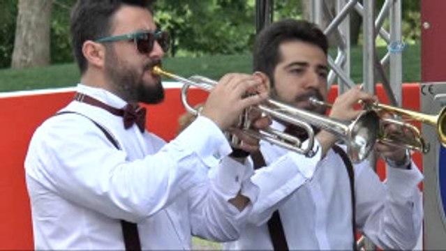 Türk ve Dünya Mutfağı Lezzetleri Taksim Meydanı'nda Görücüye Çıktı