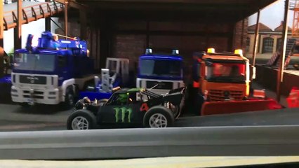 Télécharger la video: RC BRUDER TRUCKS videos TOYS POLICE Action Racing JEEP--mzydk