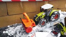 BRUDER toys SNOW tractor crash! Video for kids-_K4ARTWI3