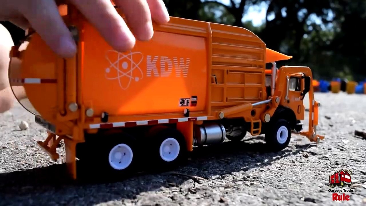GARBAGE TRUCK Videos For Children l Kids Bruder Garbage Truck To The Rescue! l TOY TRUCK Videos Kids-AR3