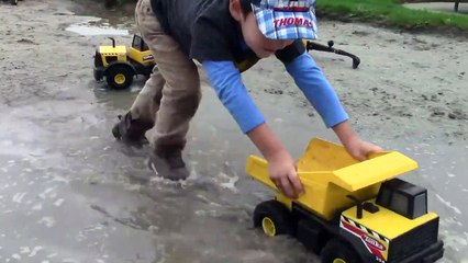 Toy Trucks for Kids - Tonka Construction Vehicles Digging in Mud - Dump Truck, Backhoe, Bulldozer-XqU9Oub