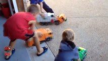 Garbage Truck Videos For Children l Automatic Front Loader Picking Up Trash l Garbage Trucks Rule-e_PuQP5