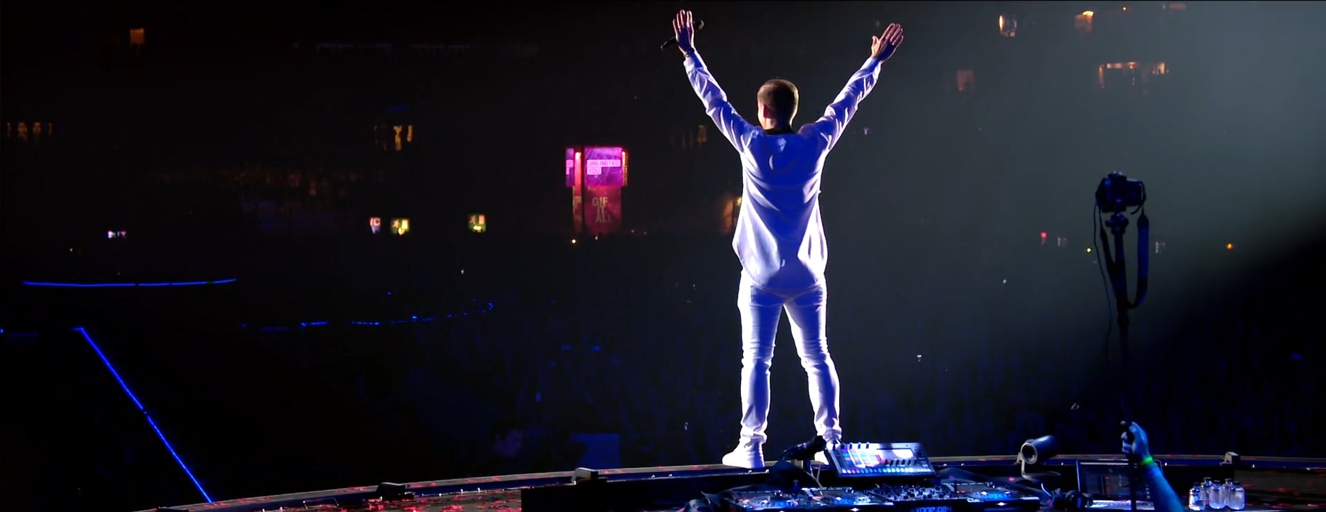 'Armin Only' Live From The Johan Cruijff Arena - Arcade