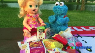 BABY ALIVE EAT REAL MCDONALD HAPPY MEAL Playtime at the Park Cookie Monster Egg Surprise Toys