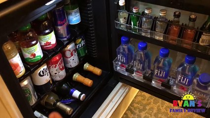 Minion Hotel Room tour at Universal Studio and gift shopping! Family Fun Trip wi