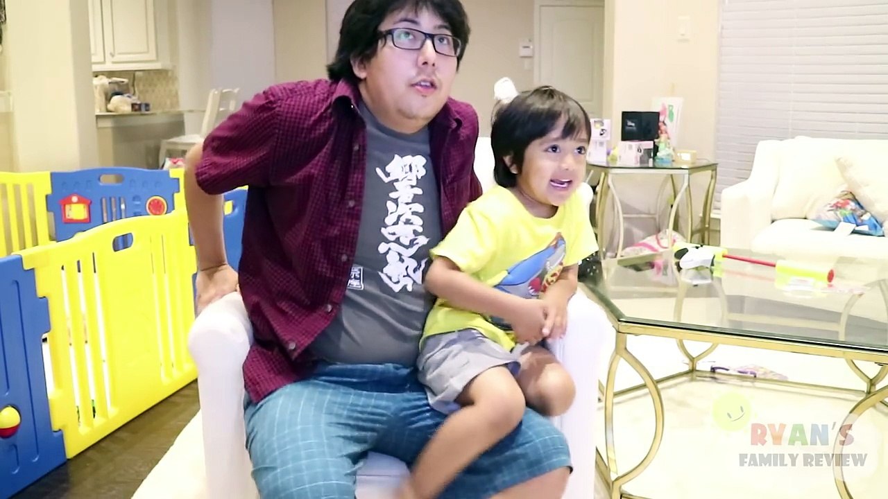 Ryan and Daddy Game Night! Let's Play Roblox Epic Mini Game with Ryan's Family R