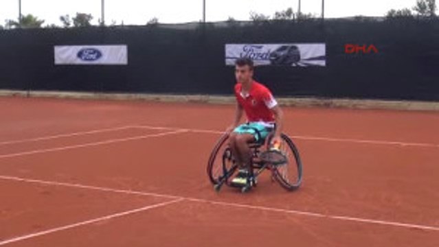 Bedensel Engelli Tenisçinin Hedefi Olimpiyat Şampiyonluğu