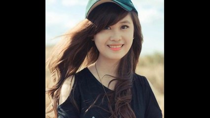 nhấn mí mắt có đau không