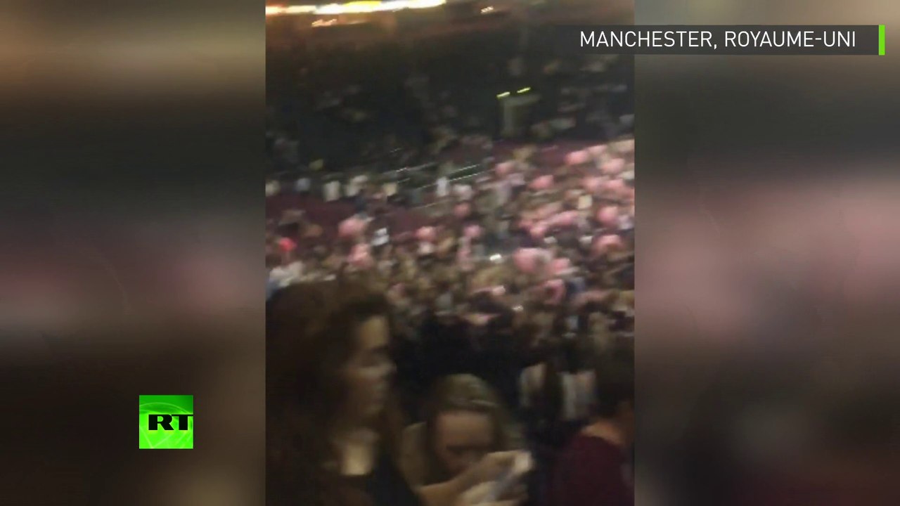 Scènes de panique après l'explosion à la Manchester Arena