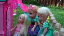 Cupcakes, Gummy bears ! Afraid of ANTS & Dogs !  ELSA ANNA Toddlers playing-qzV4hD6W