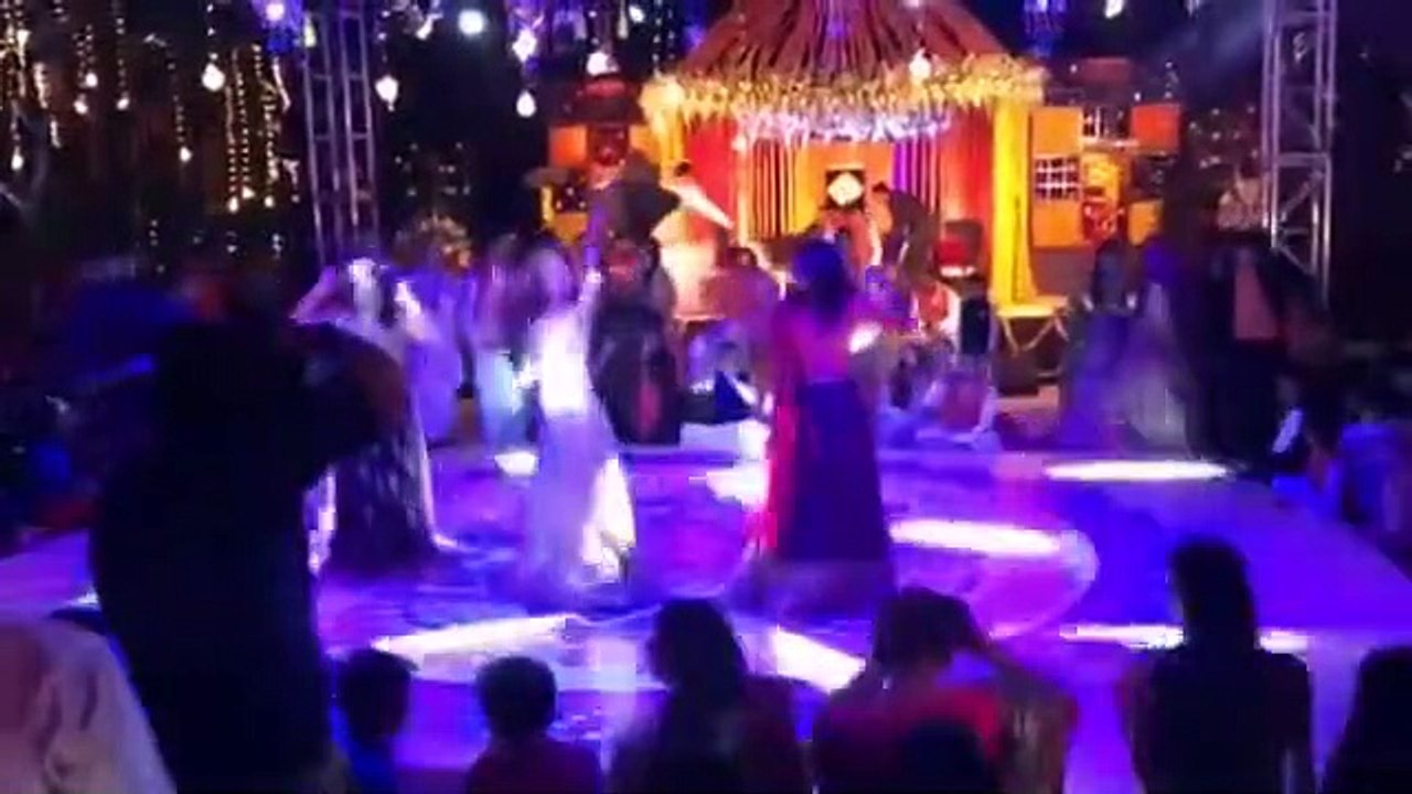Pakistani Celebrities on Dance Floor at Star Studded Mehndi Ceremony of Abdullah Seja