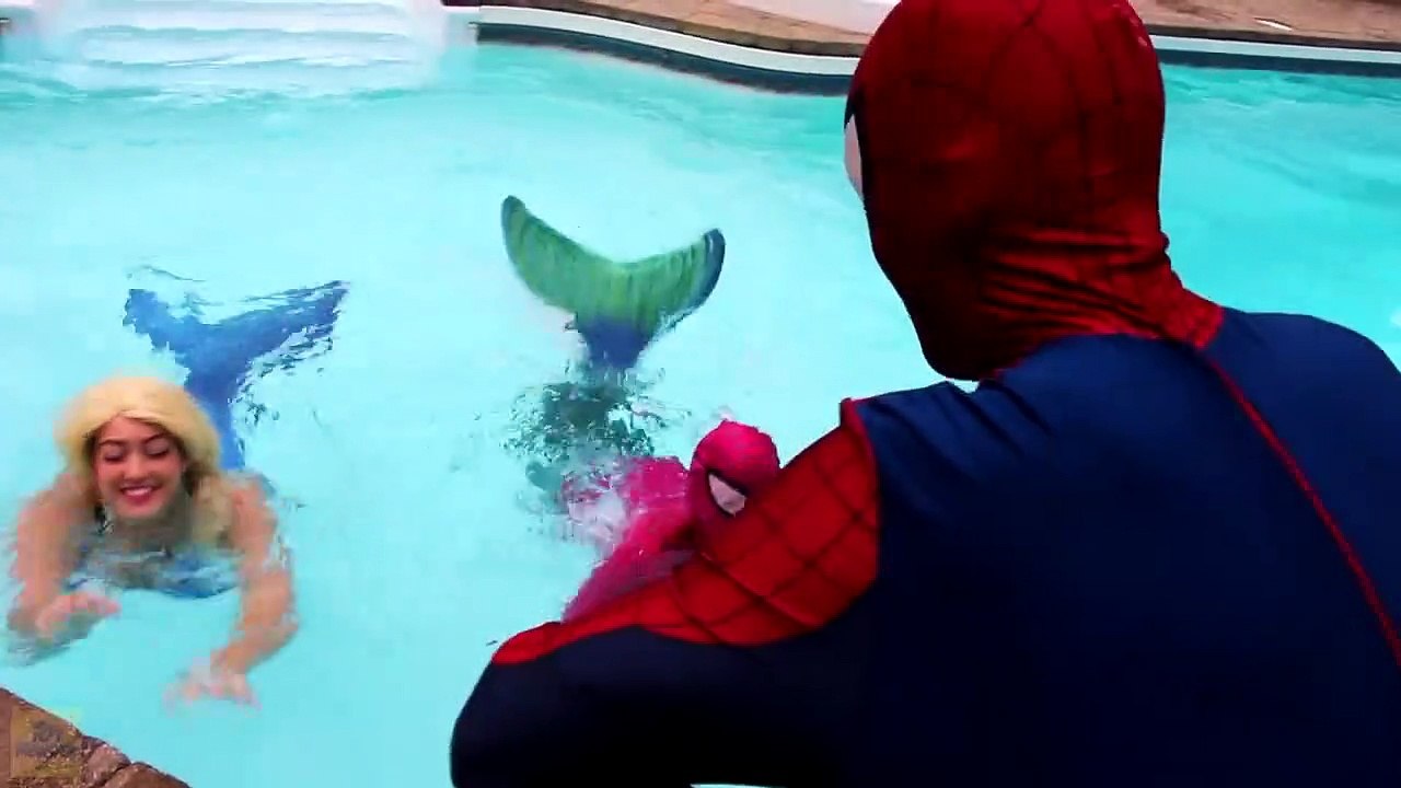 Frozen Elsa's POOL UNICORN! w_ Spiderman Pink Spidergirl Joker Princess Anna Batman Superhero Fun-5pVzYR