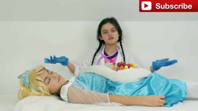 DOC MCSTUFFINS GIVES FROZEN ELSA SURGERY & Bad Baby Dr. FUN TOYS TO SEE Family Video-SxPE