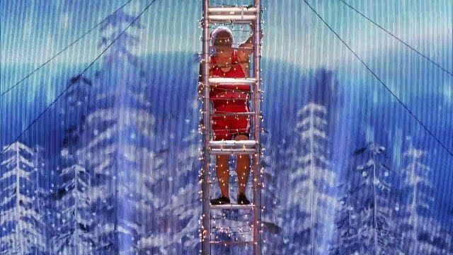 Professor Splash - Performer Attempts High-Diving Christmas S