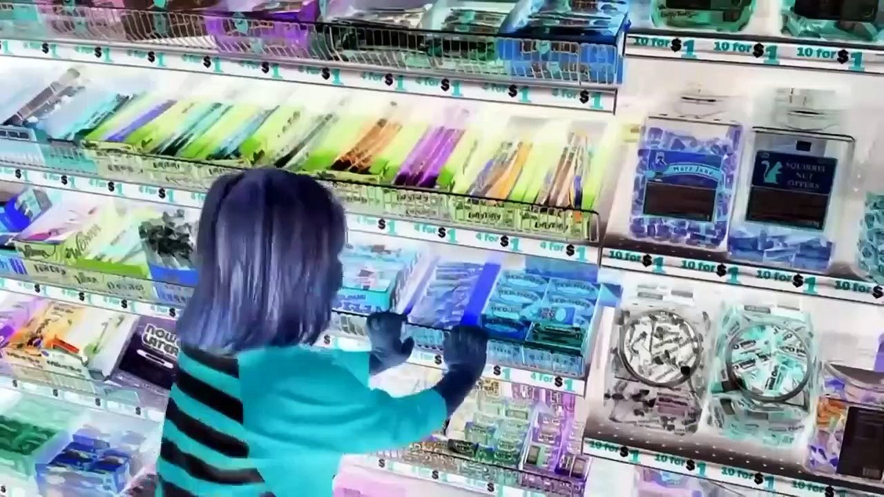 Bash Pumpkin!  Smash chocolate pumpkin!  Halloween Candy review _ Kid Candy Review _ Babyteeth4-uQ