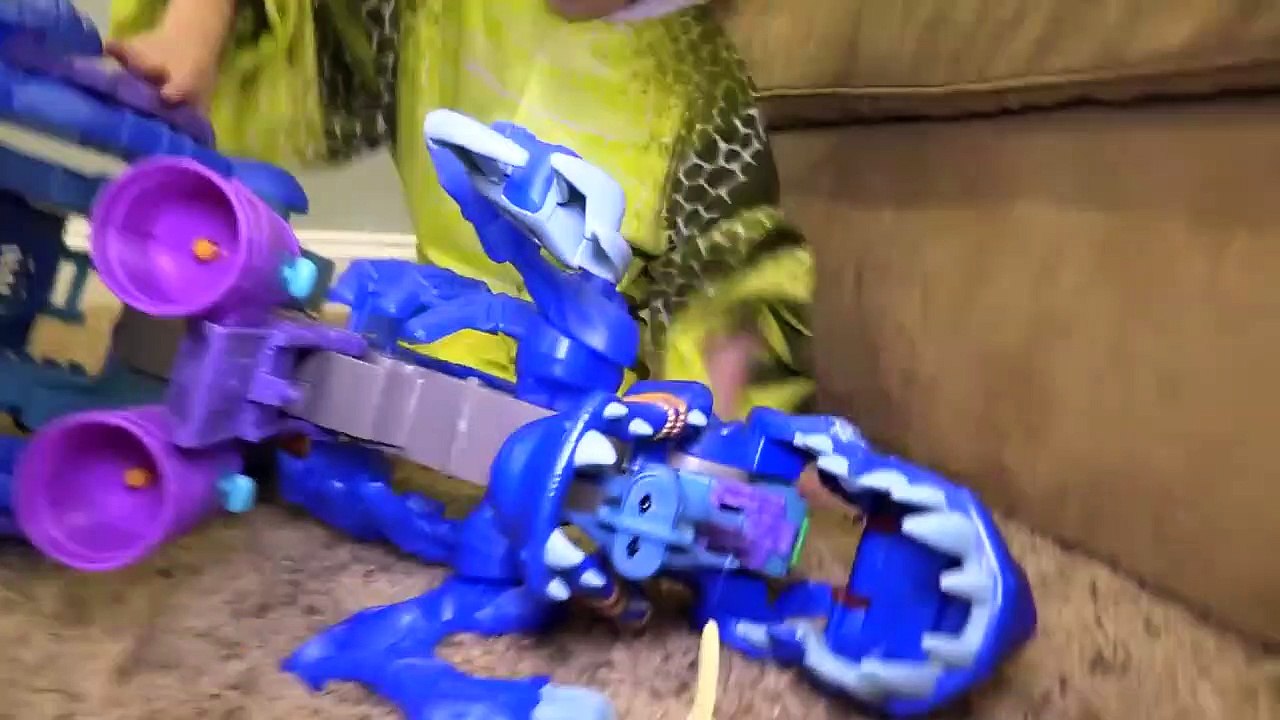 Giant Size GODZILLA vs Ultra T-Rex DINOSAUR in Giant Hatching Surprise Egg Kids   Toys-B-o0vx