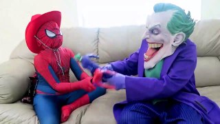 Spiderman vs Joker Ice Cream Food Fight! w_ Frozen Elsa iPhone Fail! - Funny Superheroes-gP