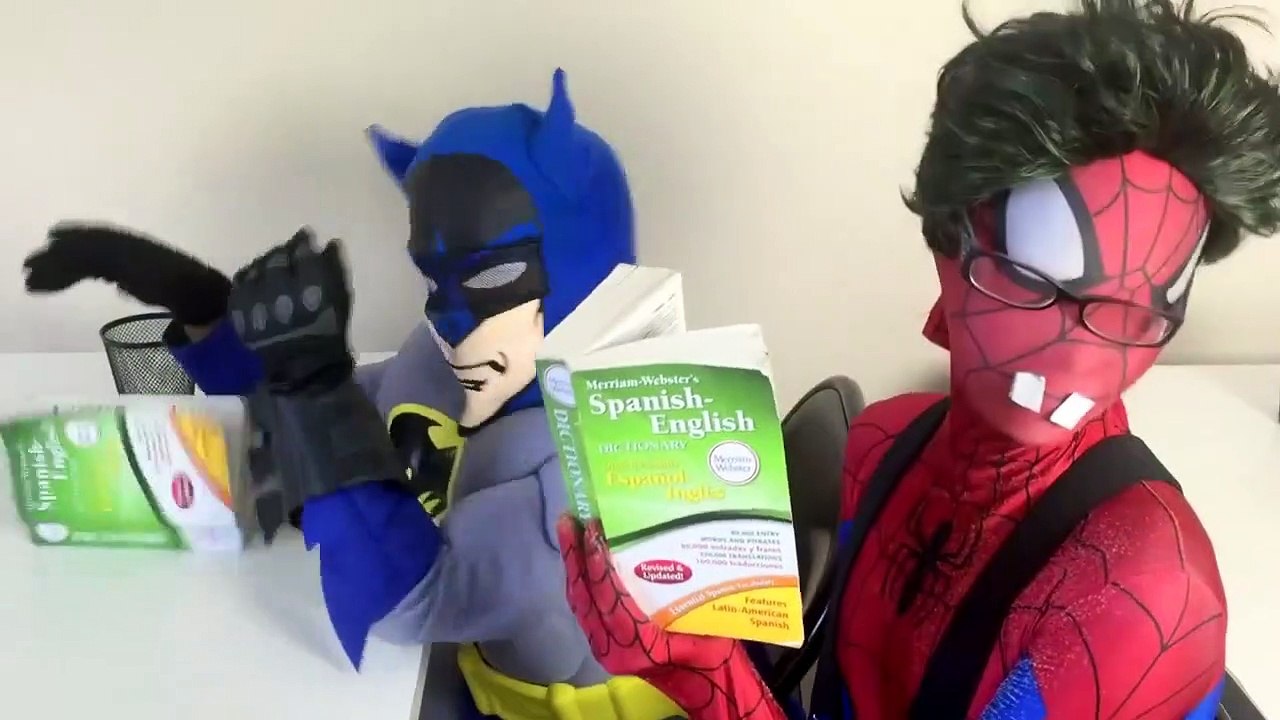 Spiderman vs Frozen Elsa - Nerdy Spiderman Meets Nerdy Elsa! w_ Joker & Batman - Funny Superheroes-iSW