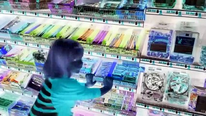 Bash Pumpkin!  Smash chocolate pumpkin!  Halloween Candy review _ Kid Candy Review _ Babyteeth4-uQrMMzPhV