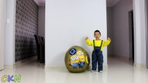Super Giant Minions Surprise toys egg Opening Minion Bob Stuart Phil Ckn Toys-O8HpdgN6