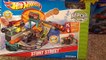 Hot Wheels Stunt Street City Playset with Launching Pizza Toy Review-sf