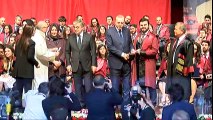 Cumhurbaşkanı Erdoğan ve Gül, Öğrencilere Diplomalarını Verdi