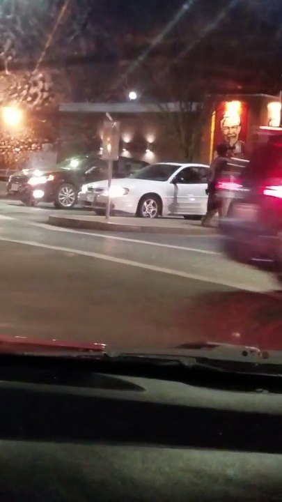 Ce SDF qui fait la manche danse comme un fou et mérite bien quelques petites pièces