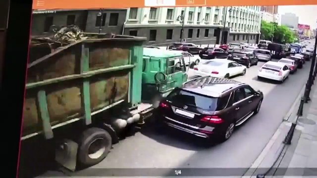 Un camion perd ses freins et emporte tout sur son passage