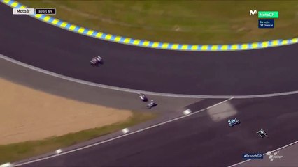 GP France de Moto3 : Chute collective à cause d'une plaque d'huile