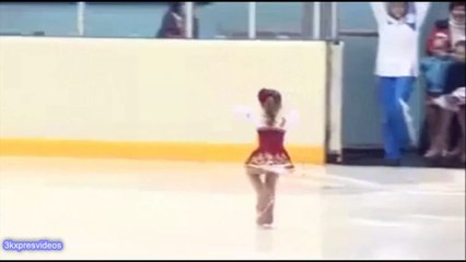 Télécharger la video: Amazing skate by Small girl _ Doing ice skating _ Fantastic one _  Must watch  _